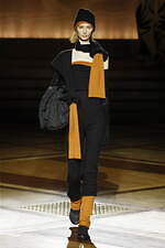 イッセイ ミヤケ 2024年秋冬ウィメンズコレクション - “まとう服”の追求、一枚の布から｜写真35