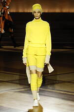 イッセイ ミヤケ 2024年秋冬ウィメンズコレクション - “まとう服”の追求、一枚の布から｜写真37