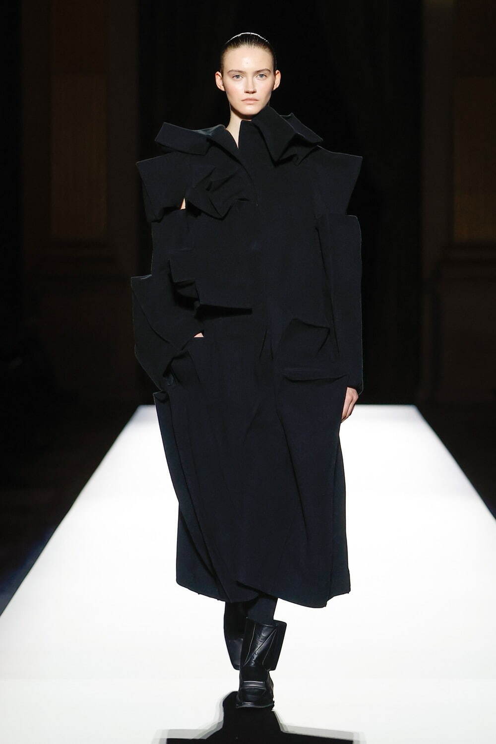 ヨウジヤマモト 2024-25年秋冬<span>コレクション</span> - 写真1
