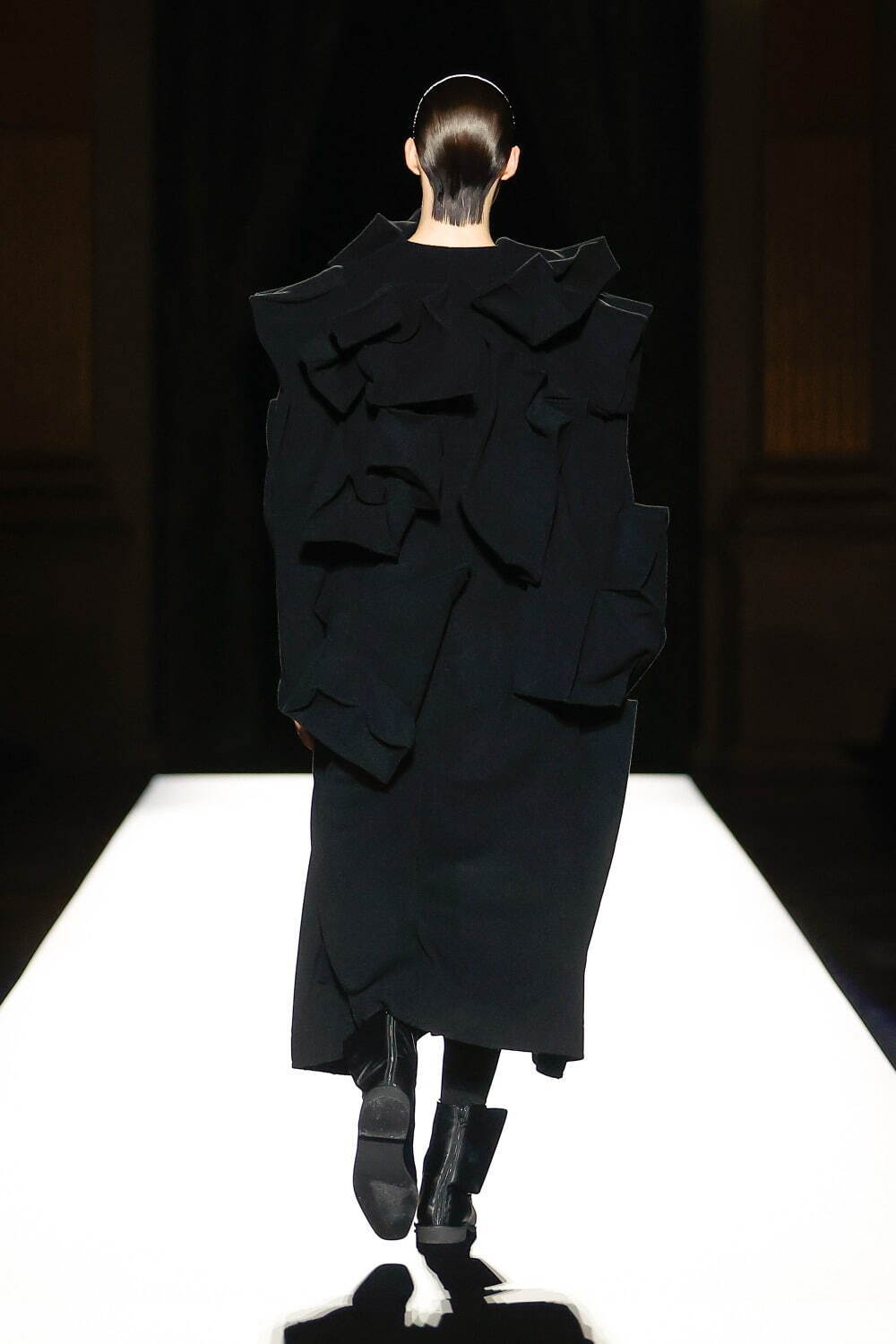 ヨウジヤマモト(Yohji Yamamoto) 2024-25年秋冬ウィメンズコレクション  - 写真2