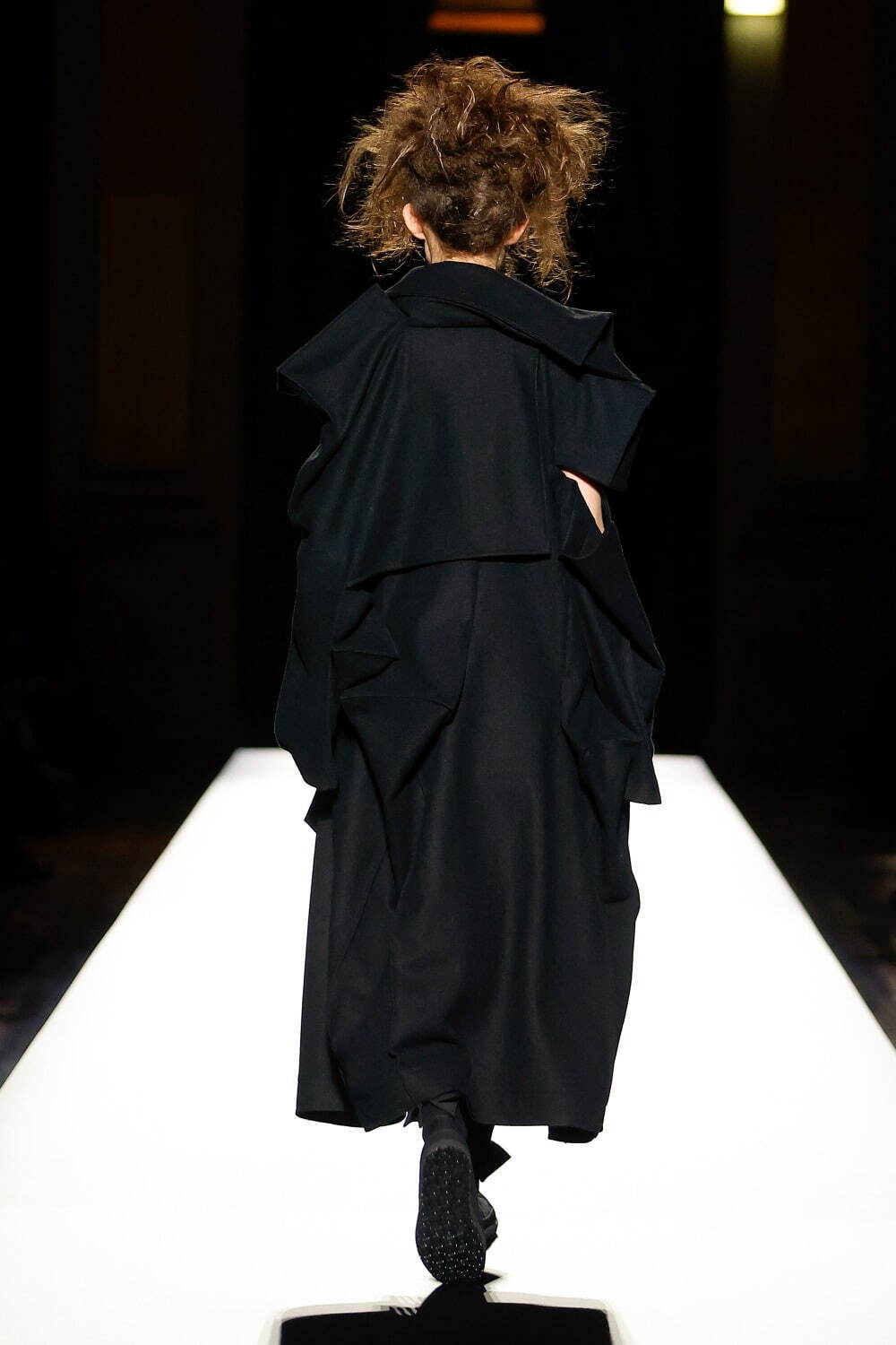 ヨウジヤマモト(Yohji Yamamoto) 2024-25年秋冬ウィメンズコレクション  - 写真8