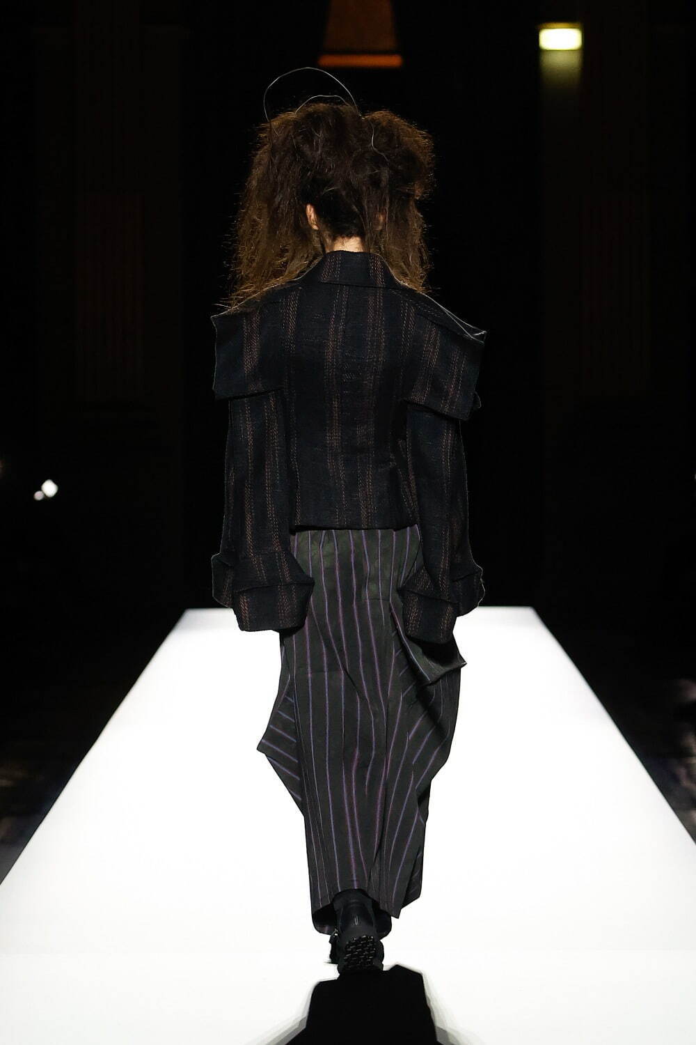 ヨウジヤマモト(Yohji Yamamoto) 2024-25年秋冬ウィメンズコレクション  - 写真40