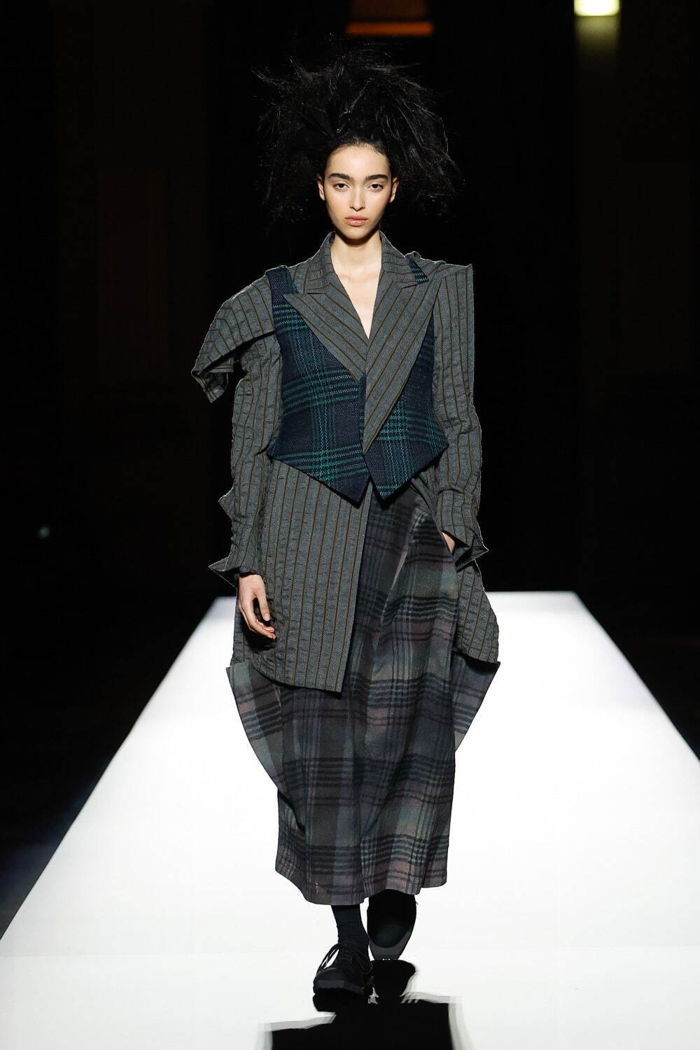 ヨウジヤマモト 2024-25年秋冬<span>コレクション</span> - 写真47