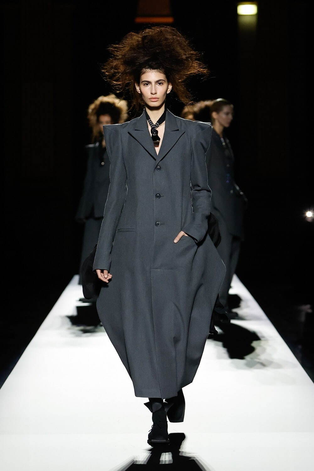 ヨウジヤマモト(Yohji Yamamoto) 2024-25年秋冬ウィメンズコレクション  - 写真67