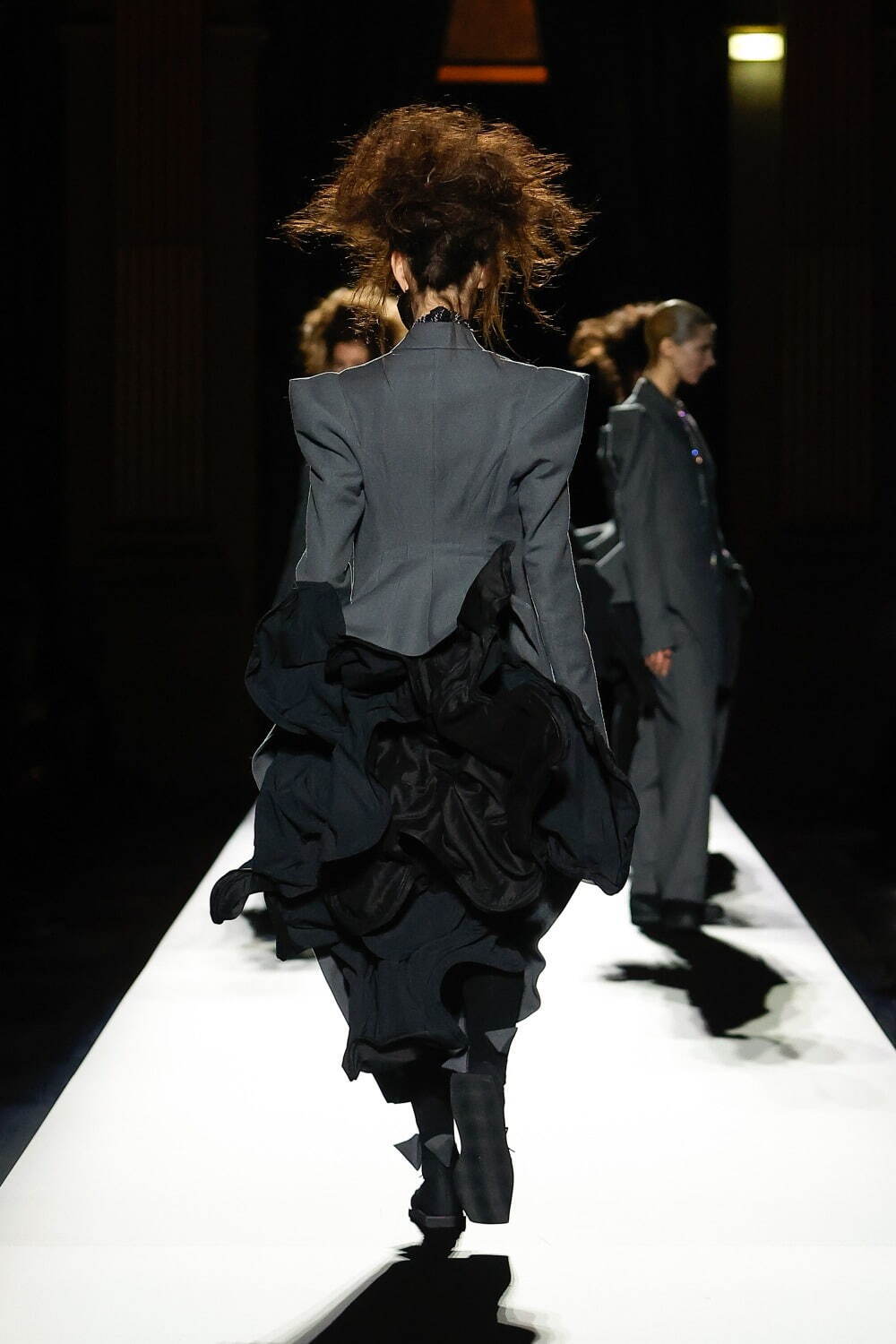 ヨウジヤマモト(Yohji Yamamoto) 2024-25年秋冬ウィメンズコレクション  - 写真68