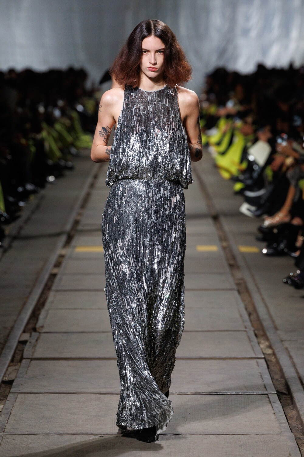 マックイーン(McQueen) 2024-25年秋冬ウィメンズ&メンズコレクション  - 写真43