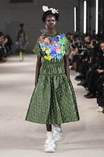 ノワール ケイ ニノミヤ 2024-25年秋冬コレクション、みずみずしく輝くエネルギー｜写真25