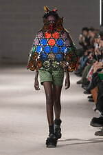 ノワール ケイ ニノミヤ 2024-25年秋冬コレクション、みずみずしく輝くエネルギー｜写真29