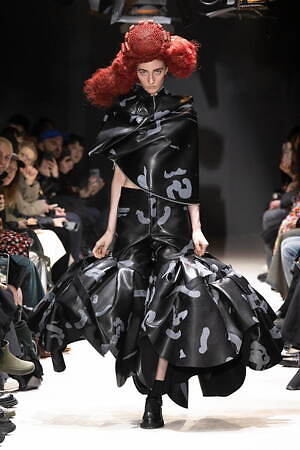 w300_Commedesgarcons_2024aw_00