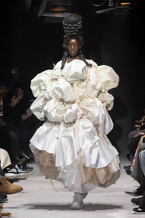 w300_Commedesgarcons_2024aw_01