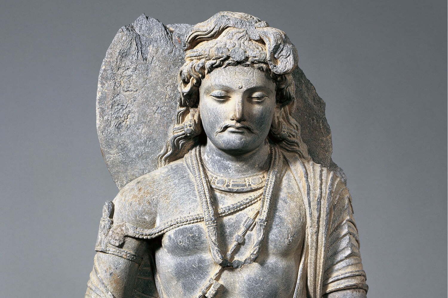 美術館｜展覧会「バーミヤン大仏の太陽神と弥勒信仰」京都・龍谷ミュージアムで、弥勒にまつわる仏像や絵画を展示