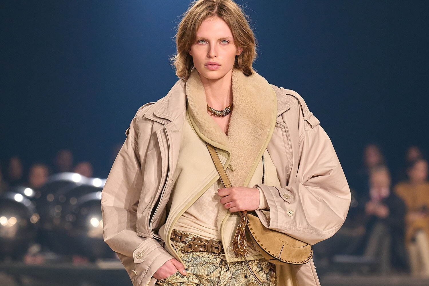 イザベル マラン 2024年秋冬コレクション - 自由な旅、エネルギッシュなスタイル