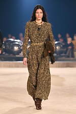 イザベル マラン 2024年秋冬コレクション - 自由な旅、エネルギッシュなスタイル｜写真9