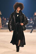 イザベル マラン 2024年秋冬コレクション - 自由な旅、エネルギッシュなスタイル｜写真44