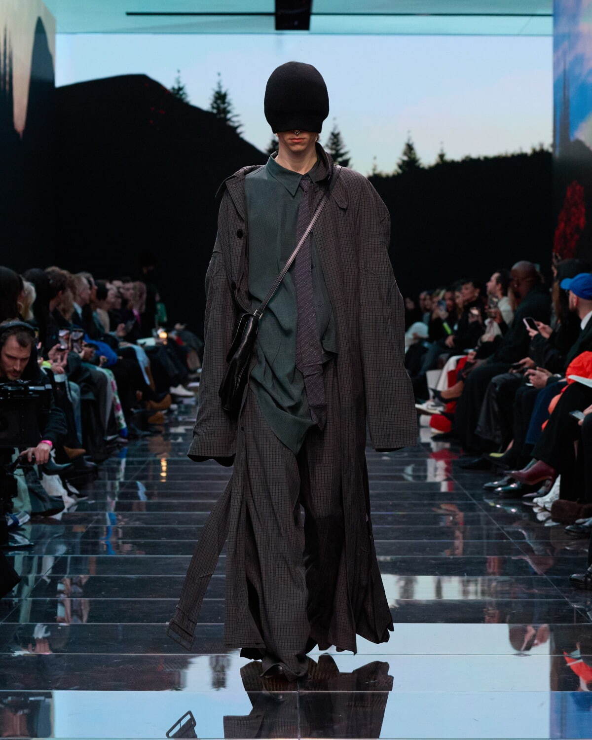 バレンシアガ(BALENCIAGA) 2024年冬ウィメンズ&メンズコレクション  - 写真15