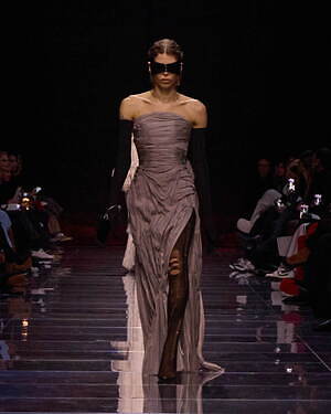 バレンシアガ(BALENCIAGA) 2024年冬ウィメンズ&メンズコレクション  - 写真4