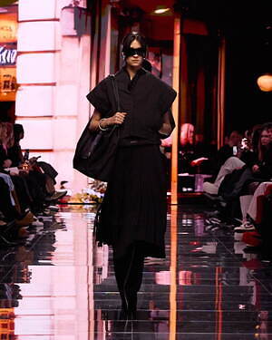 バレンシアガ(BALENCIAGA) 2024年冬ウィメンズ&メンズコレクション  - 写真40