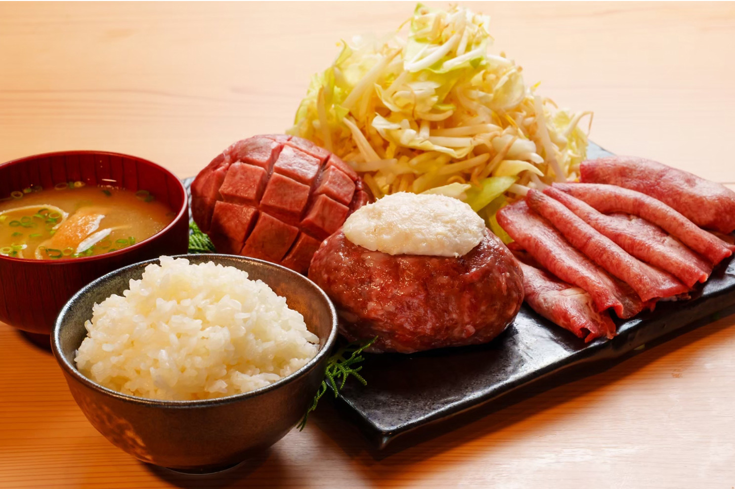 焼肉 / ホルモン / 牛タン｜人気店「神戸赤ふじ」心斎橋に大阪初店舗、“新感覚”和牛100％ハンバーグ＆極厚タンステーキ