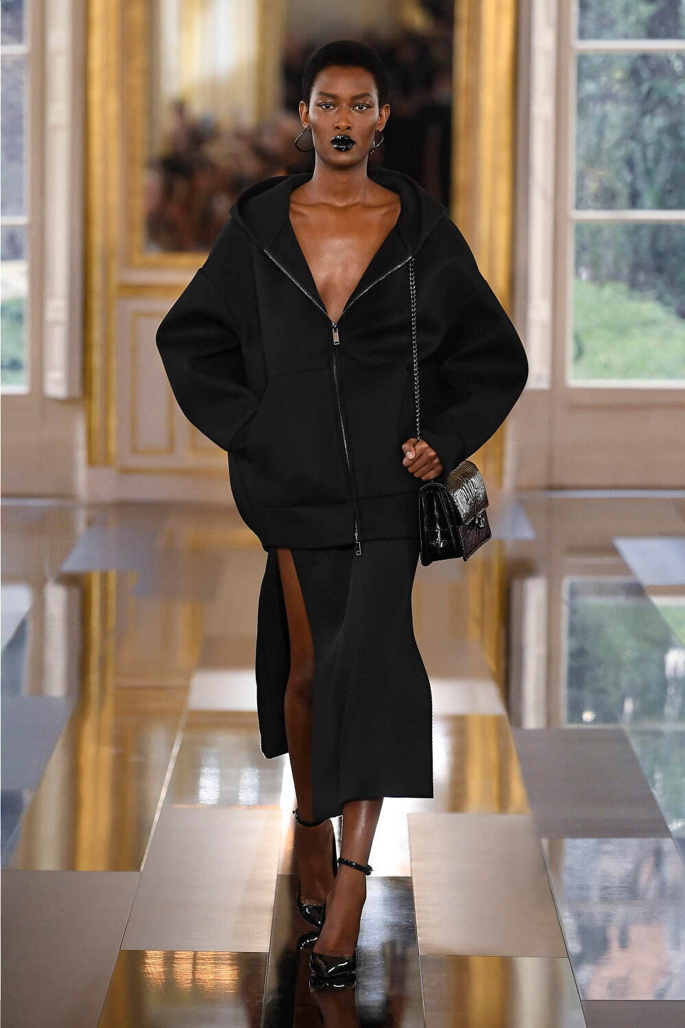 【VALENTINO】バレンティノ 2025-2026aw フーディ ブラック ヴァレンティノ(VALENTINO) 2024-25年秋冬ウィメンズ