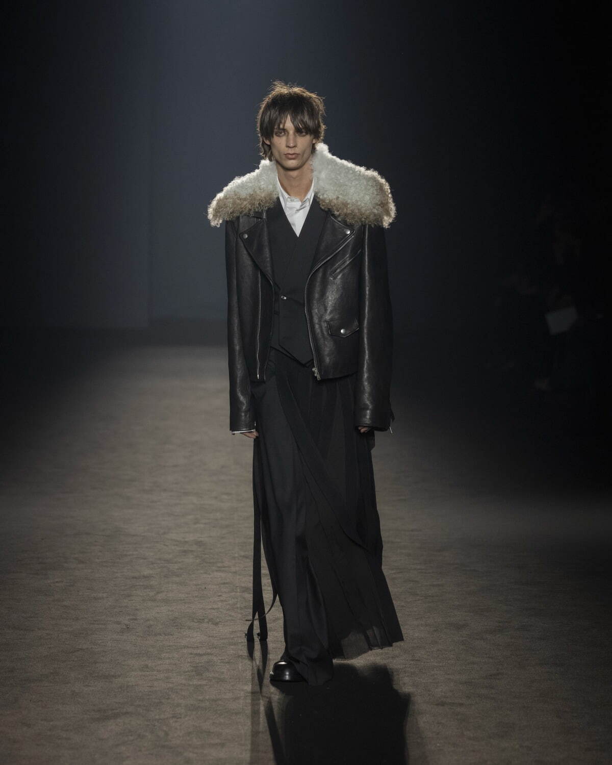 アン ドゥムルメステール 2024-25年秋冬<span>コレクション</span> - 写真3