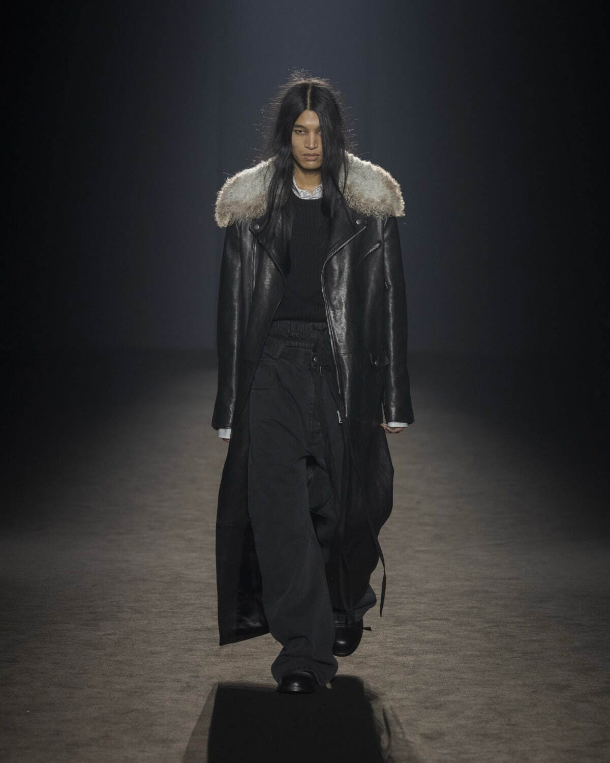 アン ドゥムルメステール(ANN DEMEULEMEESTER) 2024-25年秋冬ウィメンズ&メンズコレクション  - 写真6