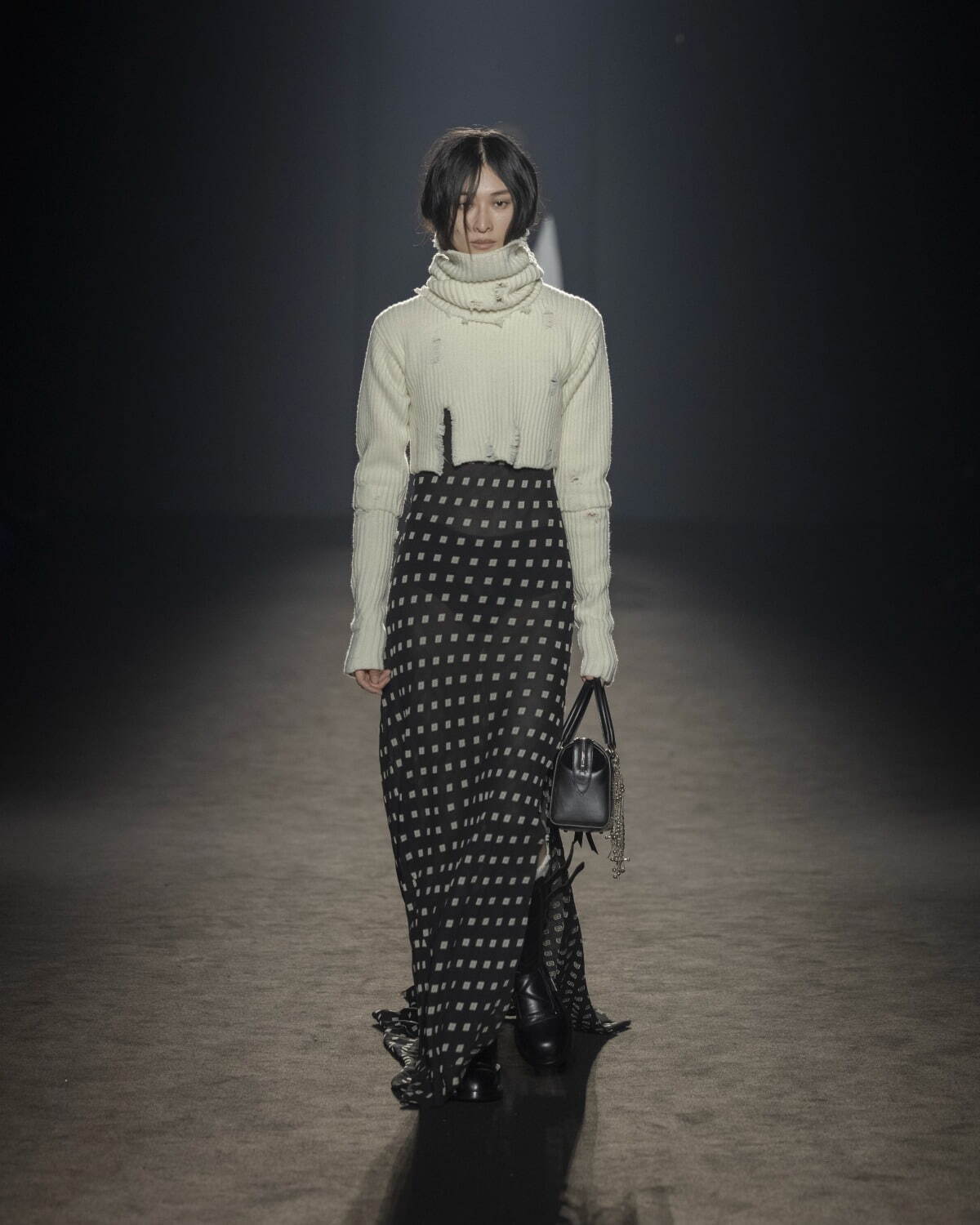 アン ドゥムルメステール(ANN DEMEULEMEESTER) 2024-25年秋冬ウィメンズ&メンズコレクション  - 写真7