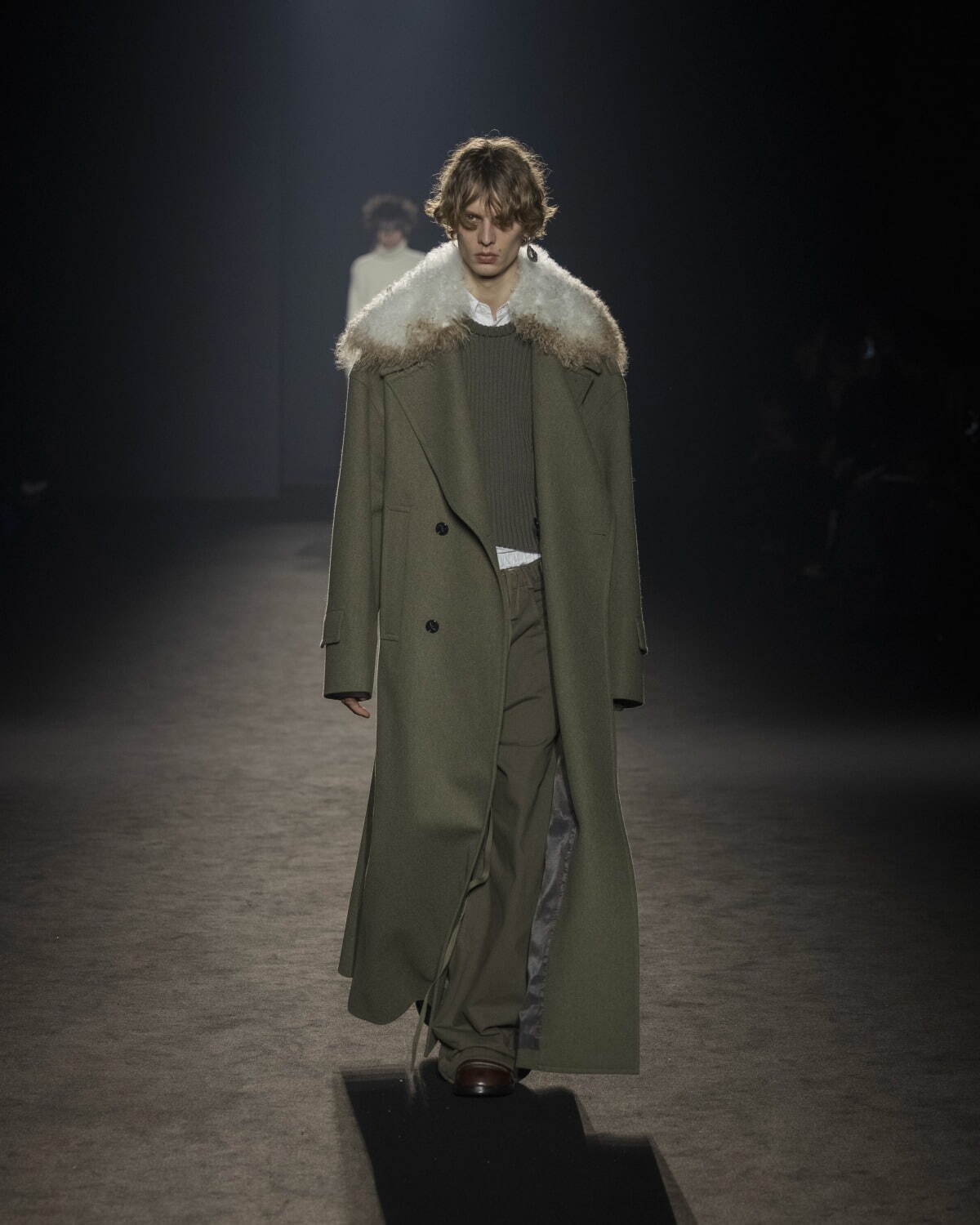 アン ドゥムルメステール(ANN DEMEULEMEESTER) 2024-25年秋冬ウィメンズ&メンズコレクション  - 写真14