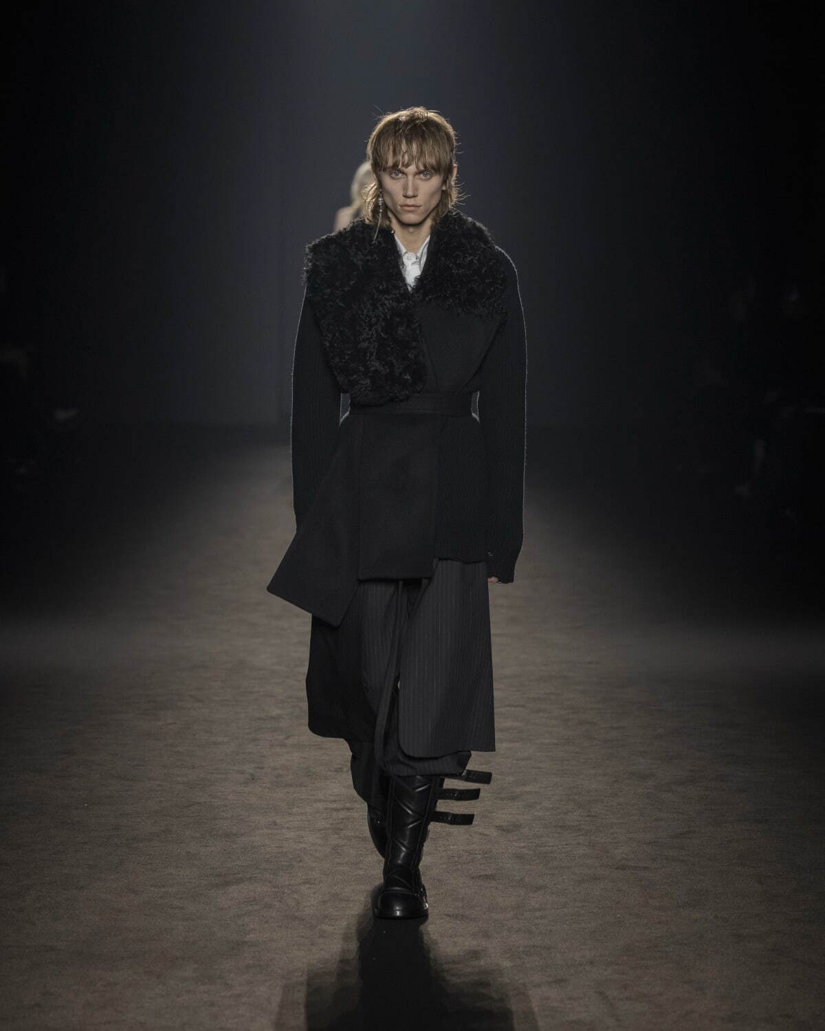 アン ドゥムルメステール 2024-25年秋冬<span>コレクション</span> - 写真27