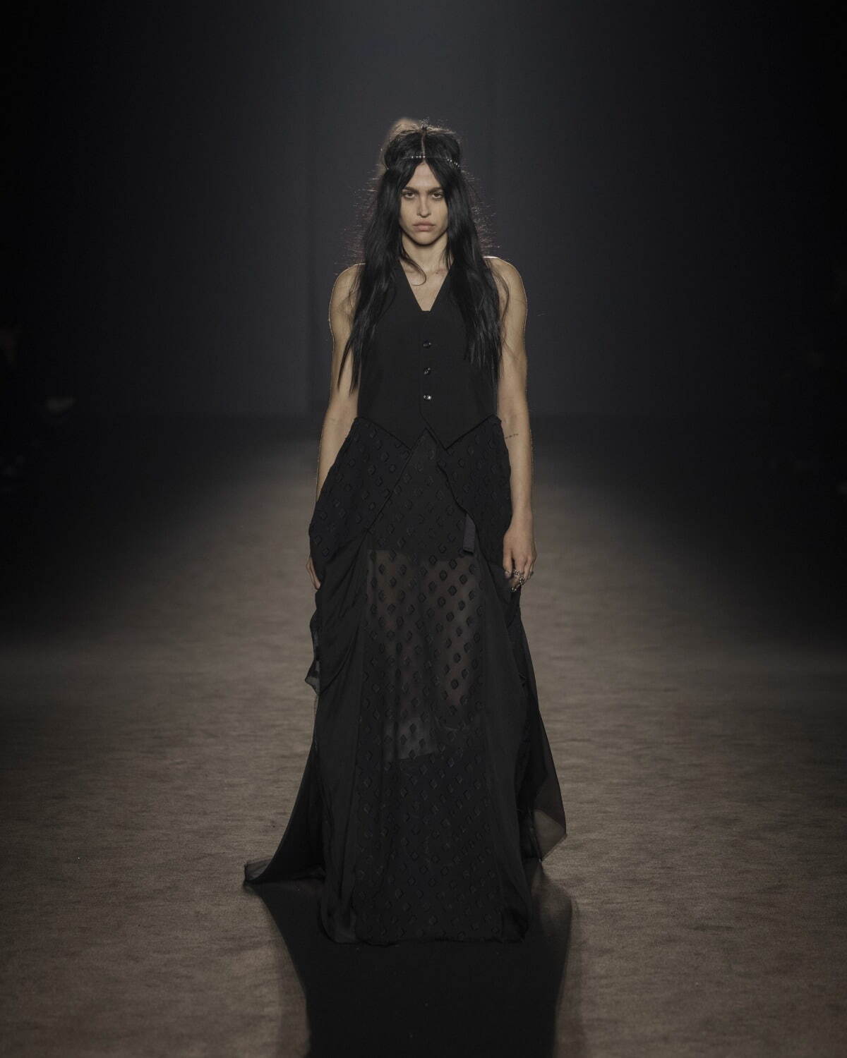 アン ドゥムルメステール(ANN DEMEULEMEESTER) 2024-25年秋冬ウィメンズ&メンズコレクション  - 写真35