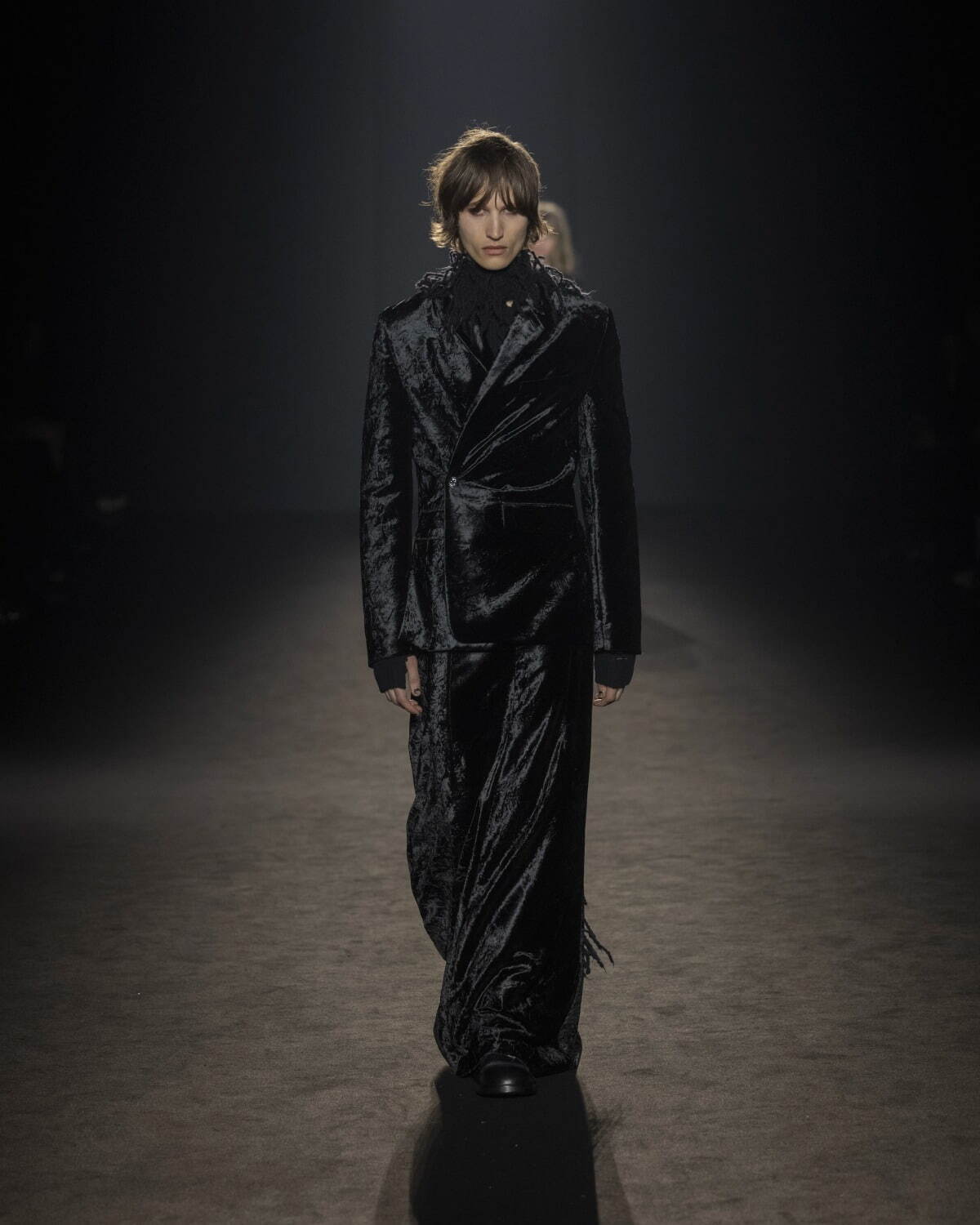 アン ドゥムルメステール(ANN DEMEULEMEESTER) 2024-25年秋冬ウィメンズ&メンズコレクション  - 写真37