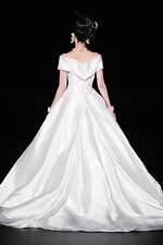 ユミカツラ 2024-25年秋冬コレクション - バラと共に歩んだ60年｜写真3