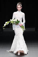 ユミカツラ 2024-25年秋冬コレクション - バラと共に歩んだ60年｜写真4