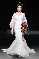 ユミカツラ 2024-25年秋冬コレクション - バラと共に歩んだ60年｜写真5