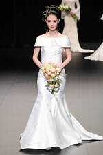 ユミカツラ 2024-25年秋冬コレクション - バラと共に歩んだ60年｜写真9