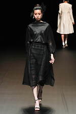 ユミカツラ 2024-25年秋冬コレクション - バラと共に歩んだ60年｜写真28