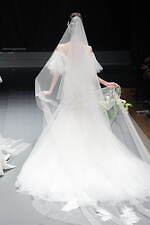 ユミカツラ 2024-25年秋冬コレクション - バラと共に歩んだ60年｜写真47