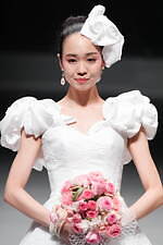 ユミカツラ 2024-25年秋冬コレクション - バラと共に歩んだ60年｜写真52