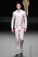 ユミカツラ 2024-25年秋冬コレクション - バラと共に歩んだ60年｜写真67