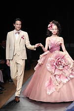 ユミカツラ 2024-25年秋冬コレクション - バラと共に歩んだ60年｜写真84