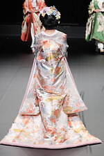 ユミカツラ 2024-25年秋冬コレクション - バラと共に歩んだ60年｜写真94