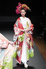 ユミカツラ 2024-25年秋冬コレクション - バラと共に歩んだ60年｜写真108