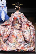 ユミカツラ 2024-25年秋冬コレクション - バラと共に歩んだ60年｜写真116