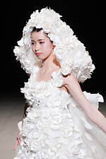 ユミカツラ 2024-25年秋冬コレクション - バラと共に歩んだ60年｜写真125