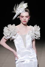 ユミカツラ 2024-25年秋冬コレクション - バラと共に歩んだ60年｜写真128