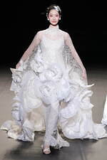 ユミカツラ 2024-25年秋冬コレクション - バラと共に歩んだ60年｜写真129