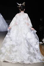 ユミカツラ 2024-25年秋冬コレクション - バラと共に歩んだ60年｜写真134