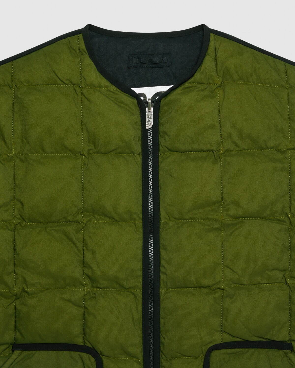 CDG×ザ・ノース・フェイス、メッセージを配したジャケットなどを発売