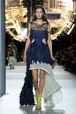 ルイ・ヴィトン 2024-25年秋冬ウィメンズコレクション - 10年間にわたる冒険の旅を回顧｜写真59