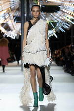 ルイ・ヴィトン 2024-25年秋冬ウィメンズコレクション - 10年間にわたる冒険の旅を回顧｜写真62