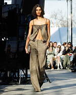 ステラ マッカートニー 2024-25年秋冬コレクション - 母なる地球の代弁者｜写真15